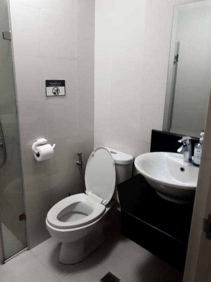 One Palm Tree Villas Manila Luaran gambar